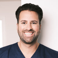 Dr. Emre Kultas
